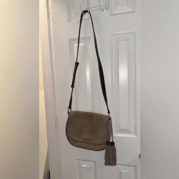 Michael Kors crossbody - Picture 1 of 1